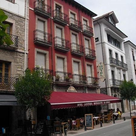 Hotel Los Robles Onís المظهر الخارجي الصورة